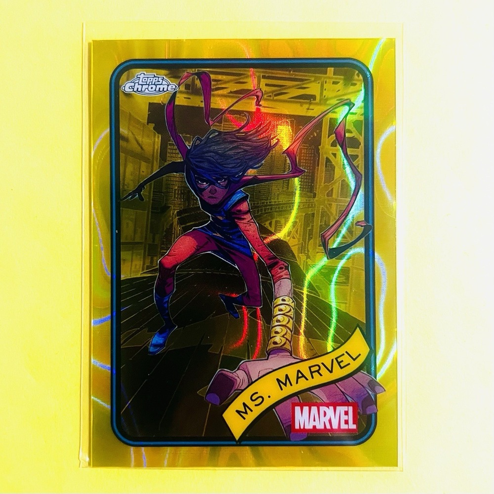 2025 Topps‎ Chrome Marvel Ms. Marvel #130 Yellow Lava Refractor Near Mint